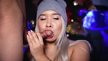 I love tempting my boss's penis and making it hard as a rock while i behave like a little whore