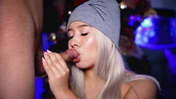 I love tempting my boss's penis and making it hard as a rock while i behave like a little whore