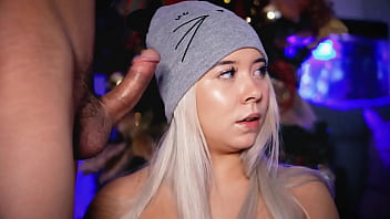 I love tempting my boss's penis and making it hard as a rock while i behave like a little whore