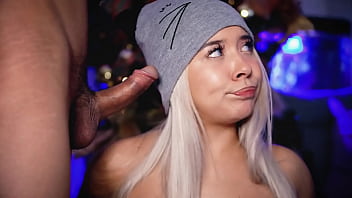 I love tempting my boss's penis and making it hard as a rock while i behave like a little whore I love tempting my boss's penis and making it hard as a rock while i behave like a little whore