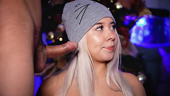 I love tempting my boss's penis and making it hard as a rock while i behave like a little whore