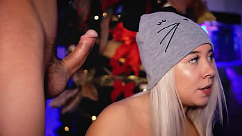 I love tempting my boss's penis and making it hard as a rock while i behave like a little whore