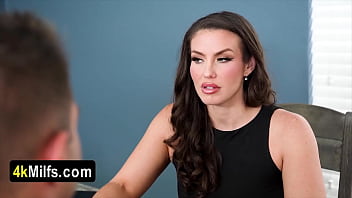 Stepma twerking on my cock with her meaty ass