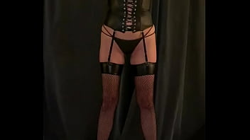 Enseñando la puta de su esposa