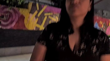 Sexo em público no fast food casal faz suruba no drive thru e arrisca tudo