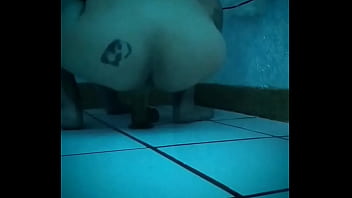 Recibe el año caliente y con su juguete favorito ️