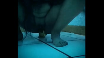 Recibe el año caliente y con su juguete favorito ️