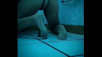 Recibe el año caliente y con su juguete favorito ️