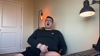 Solo Big Dick Jerking Session thumbnail
