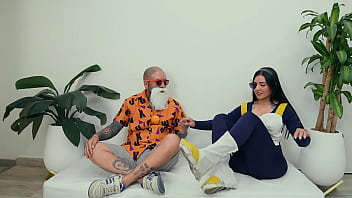 Veguetta ends up riding master roshi's hard cock and swallows all his cum la rola