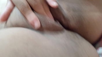 Novinha safada gemendo gostoso até gozar