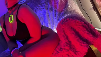 Marycandy loves her sexy body