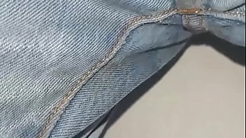 Pantalones orinados con pañal de tela y doble orgasmo