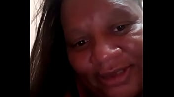 Safadona tomado banho