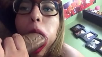 Le chupa la vergota a un pervertido calientes