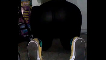 Girlfriends ass thru leggings