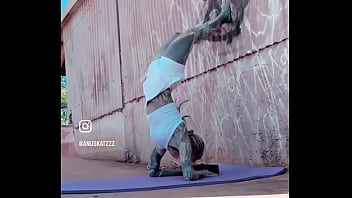 Stretches #yoga #stretches #inkedgirl #tattoo #tattoos #inkedsport #inkedyoga #tattooyoga