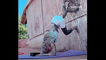 Stretches #yoga #stretches #inkedgirl #tattoo #tattoos #inkedsport #inkedyoga #tattooyoga