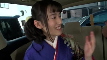 成人式帰りのgカップ爆乳処女20歳 無料記念撮影と称して中出し撮影2