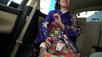 成人式帰りのgカップ爆乳処女20歳 無料記念撮影と称して中出し撮影2