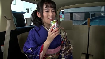 成人式帰りのgカップ爆乳処女20歳 無料記念撮影と称して中出し撮影2