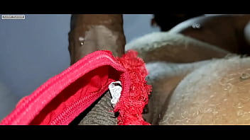 O tarado cheirado de calsinhas mim deu a maior surra de pica