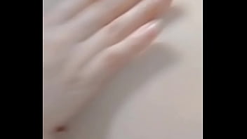 Que rico me toco y grito de placer por la rico que la estoy pasando