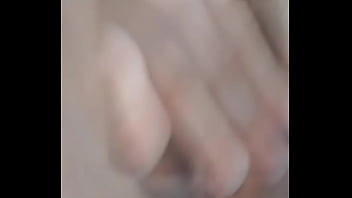 Que rico me toco y grito de placer por la rico que la estoy pasando