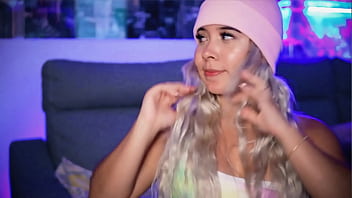 Colombian With A Fat Ass Knows How To Ride A Hard Cock With Passion thumbnail