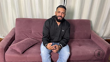 Ninfeta profissional em dar o cu completo no red