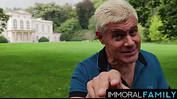 Alisa horakova's tits bounce as she grinds on mary popi's face