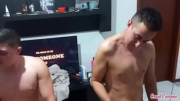 Troca troca de esposas e rodízio de bucetas com os amigos de floripa fodemos muito até ganhar leite