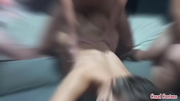 Troca troca de esposas e rodízio de bucetas com os amigos de floripa fodemos muito até ganhar leite