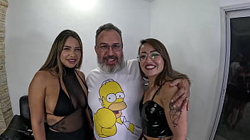 Aqui na mansão é festa todos os dias com várias gostosas