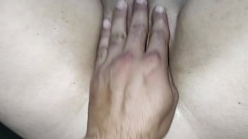 Gran culo temblando fuerte con el impacto de la polla dura se corre mucho