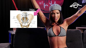 A safada dá aula de sexo oral