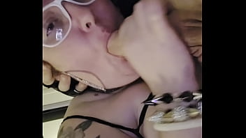 Amateur bbw milf candid wife slobs on a knob like corn on the cob