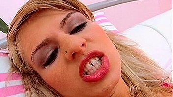 Metro hot n her scene 6