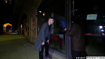 Peachy alice fucks big dick last minute customer