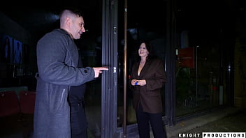 Peachy alice fucks big dick last minute customer Peachy alice fucks big dick last minute customer