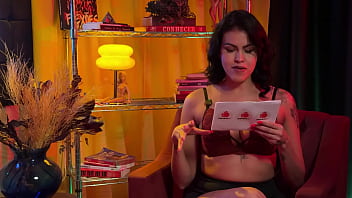 Safadas no podcast quente e úmido com os lançamentos do mês de agosto com natasha fiore e bia hot