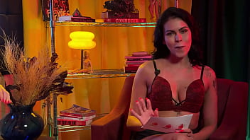 Safadas no podcast quente e úmido com os lançamentos do mês de agosto com natasha fiore e bia hot