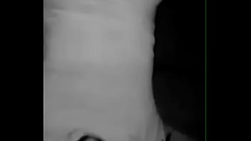 Cogiéndole todo el culo