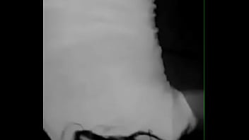 Cogiéndole todo el culo