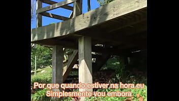 Cantor mostrando seu talento