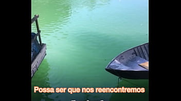 Cantor mostrando seu talento