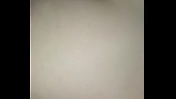 Comendo uma novinha casada branquinha