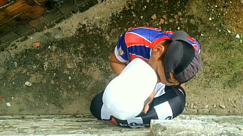 Meu Time Ganhou E Meu Vizinho Perdeu A Aposta E Teve Que Dar O Cuzinho Pra Mim Escondido No Beco thumbnail