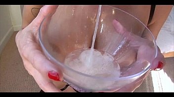 Whore sucks a good dick 445