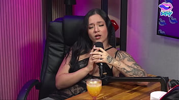 Três morenas se pegando